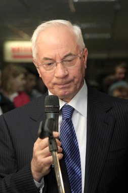 Odessa - 9 Ekim: Başbakan mykola azarov bir çalışma sırasında ziyaret Odessa'ya, 23 Ekim 2012 yılında odessa, Ukrayna.