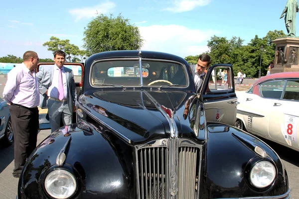 Odessa Ucrania Junio 2011 Exposición Tradicional Restaurada Coche Retro Lujo —  Fotos de Stock