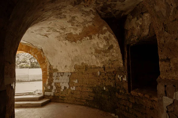 Vecchio Tunnel Abbandonato Una Cantina Sotterranea Ingresso Alle Catacombe Dungeon — Foto Stock