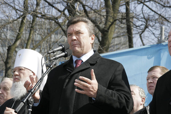 ОДЕССА - 21 марта: Президент Украины Виктор Янукович во время предвыборной кампании в Одессе, 21 марта 2006 года
 