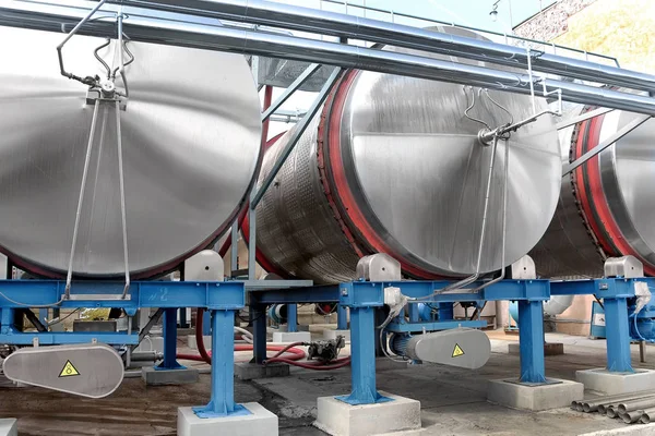 Grands Réservoirs Fûts Aluminium Pipelines Usine Moderne Pour Production Industrie — Photo