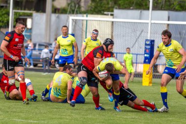 Odessa, Ukrayna - 15 Mayıs 2016: Yarı final UEFA Kupa Rugby. Ukrayna ekibi ile Moldova arasındaki gergin oyun. Avrupa Kupası Rws IRB gümüş madalya için savaş