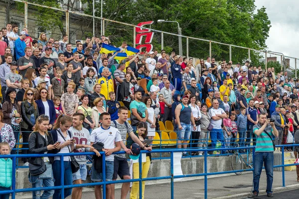 Odessa Ucrânia Sentyabryamaya 2016 Espectadores Fãs Nas Arquibancadas Estádio Durante — Fotografia de Stock