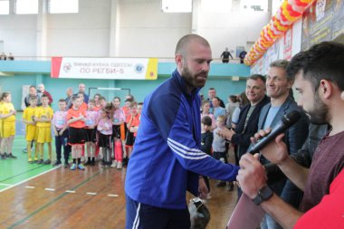 Odessa, Ukrayna - 29 Nisan 2017: rugby ligi özel spor okulu odessa maçın sonra ödüllendirme çocuklar