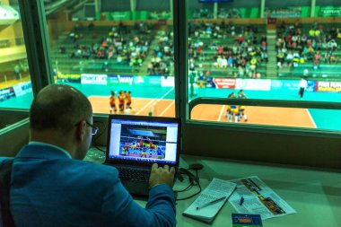Odessa, Ukrayna - 15 Eylül 2016: Bayanlar Voleybol Avrupa şampiyonasında. Ukrayna ve Ulusal Kadın İspanya Milli takım oyunu. İspanya kırmızı. 2: 3