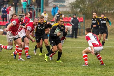 Odessa, Ukrayna -6 Kasım 2015: Ukrayna Kupası rugby Credo - Odessa ve Olimpiyat - Kharkov. Erkekler maç sırasında gergin anı scrum