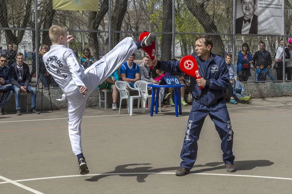 Odessa Ukrajna 2016 Április Bemutatók Gyermekek Szülők Számára Gyermekek Fiúk — Stock Fotó