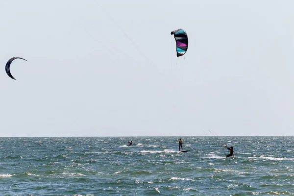 Odessa Ucrania Agosto 2017 Kiteboarding Entretenimiento Olas Marinas Deportes Extremos — Foto de Stock