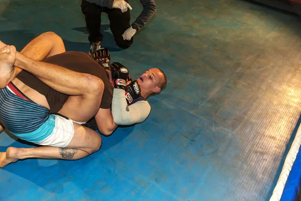 Odessa Ucrânia Outubro 2015 Lutas Regionais Ringue Atletismo Mma Lutadores — Fotografia de Stock