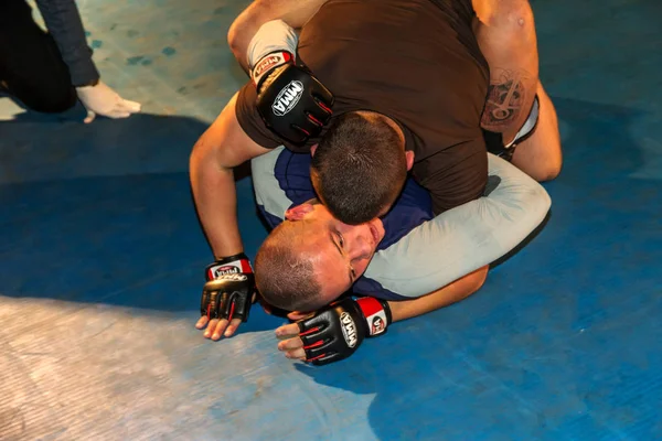 Odessa Ucrânia Outubro 2015 Lutas Regionais Ringue Atletismo Mma Lutadores — Fotografia de Stock