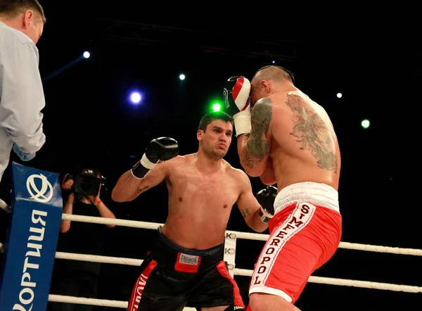 オデッサ ウクライナ 2014年 世界ヘビー級ボクシング チャンピオン アレクサンダー Usyk ウクライナとセザール デイヴィッド Crenz — ストック写真