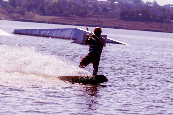 Wake Park Summer Beach Water Sports Athlete Glides Board Water — Stock Photo, Image