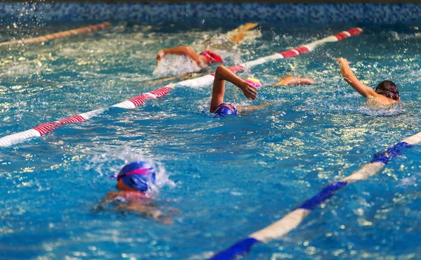 Odessa Ukraine Setembro 2016 Natação Esportiva Piscina Durante Atletas Triatlo — Fotografia de Stock