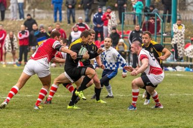 Odessa, Ukrayna -6 Kasım 2015: Ukrayna Kupası rugby Credo - Odessa ve Olimpiyat - Kharkov. Erkekler maç sırasında gergin anı scrum