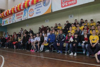 Odessa, Ukrayna - 29 Nisan 2017: rugby ligi özel spor okulu odessa maçın sırasında oyuncular destekleyen seyirci