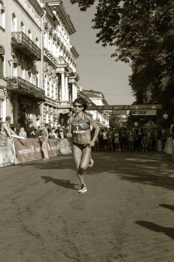 Odessa, Ukrayna - 10 Eylül 2016: bayanlar maraton şehrin sokaklarında başında çalıştırmak spor tatil, kitle