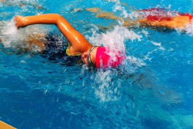 Soyut spor arka plan keskin değil. Yüzme Havuzu ile spor ve yaşam tarzı Healthcenter yaratıcı tasarım için güzel bir bokeh arka plan bulanıklık olarak sporda