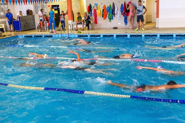 Odessa Ukraine Setembro 2016 Natação Esportiva Piscina Durante Atletas Triatlo — Fotografia de Stock