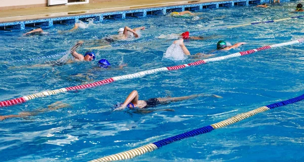 Odessa Ukraine Setembro 2016 Natação Esportiva Piscina Durante Atletas Triatlo — Fotografia de Stock