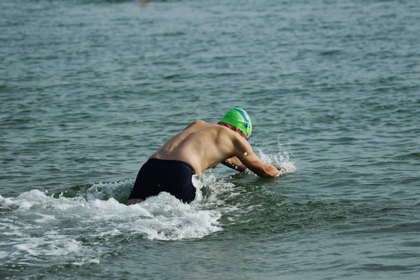 오데사에서 오데사 우크라이나 2018 Oceanman 우리는 수영에서에서 블랙의 워터에 수영에서 — 스톡 사진