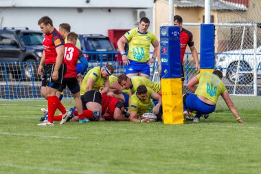 Odessa, Ukrayna - 15 Mayıs 2016: Yarı final UEFA Kupa Rugby. Ukrayna ekibi ile Moldova arasındaki gergin oyun. Avrupa Kupası Rws IRB gümüş madalya için savaş