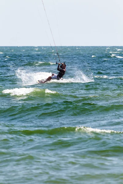 Одеса Україна Серпня 2017 Kiteboarding Розваги Морські Хвилі Екстремальних Видів — стокове фото
