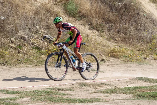 Odessa Ukraine Agosto 2018 Atletas Bicicletas Esportivas Competem Terreno Montanhoso — Fotografia de Stock