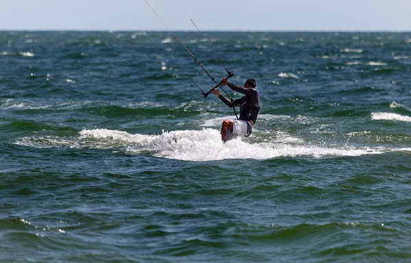 Odessa Ukraina Augusti 2017 Kiteboarding Underhållning Havets Vågor Extrema Sporter — Stockfoto