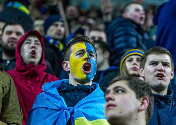 Odessa Ukraine Março 2016 Torcedores Espectadores Futebol Nas Arquibancadas Estádio — Fotografia de Stock