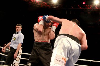 Odessa, Ukrayna - 31 Nisan 2014: mishiko beseliya - khavazhy khatsyhau ve Ukrayna - belarus Professional sürümü k2, 31 Mayıs 2014 yılında odessa, Ukrayna boks boks ring. 