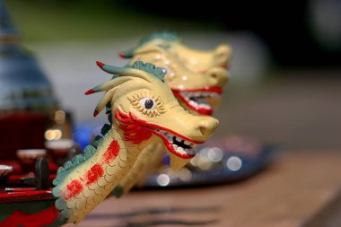 Odessa, Ukrayna - 16 Mayıs 2010: Şampiyonası Gaziler arasında kürek Ukrayna. Dragon Tekne Nehri üzerinde. İnsanlar kürek tekne yaz aylarında yarışta