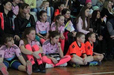 Odessa, Ukrayna - 29 Nisan 2017: rugby ligi özel spor okulu odessa maçın sırasında oyuncular destekleyen seyirci