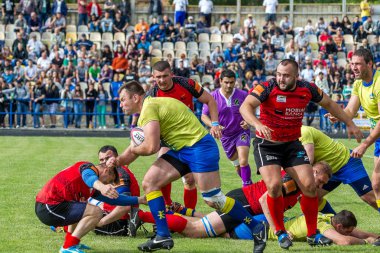 Odessa, Ukrayna - 15 Mayıs 2016: Yarı final UEFA Kupa Rugby. Ukrayna ekibi ile Moldova arasındaki gergin oyun. Avrupa Kupası Rws IRB gümüş madalya için savaş