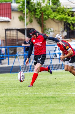 Odessa, Ukrayna - 15 Mayıs 2016: Yarı final UEFA Kupa Rugby. Ukrayna ekibi ile Moldova arasındaki gergin oyun. Avrupa Kupası Rws IRB gümüş madalya için savaş