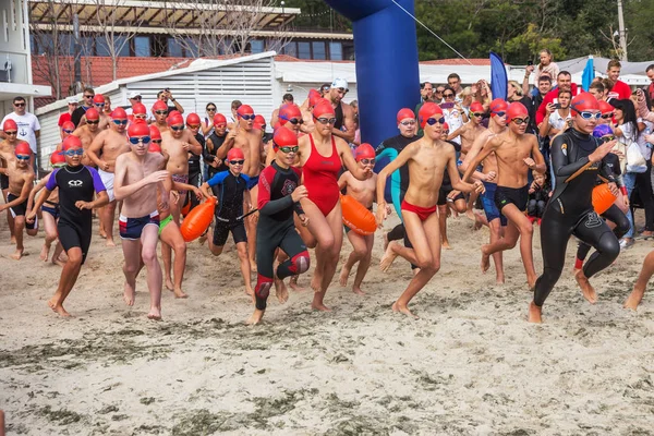 오데사 우크라이나 2018 Oceanman 어린이 어린이에서 바다의 수영에서 경주에 들어갈 — 스톡 사진