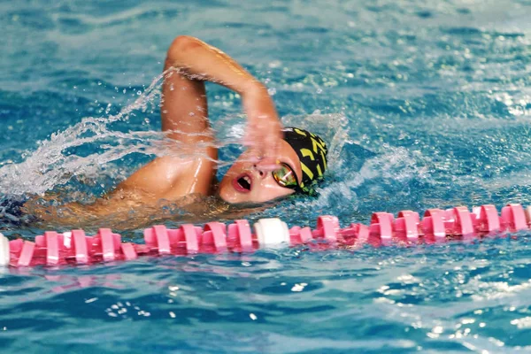 Odessa Ukraine Setembro 2016 Natação Esportiva Piscina Durante Atletas Triatlo — Fotografia de Stock