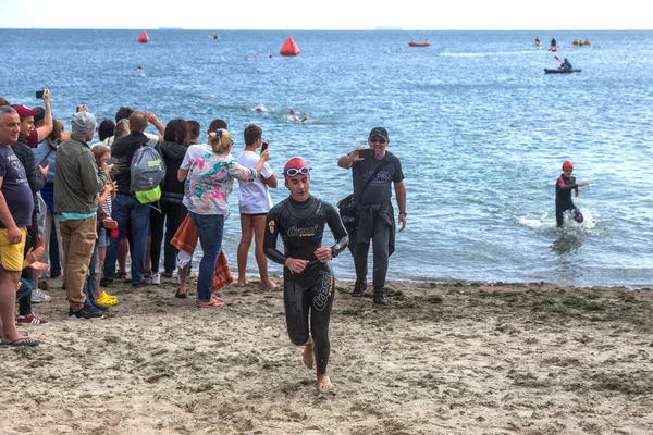Odessa Ukraine 2018 Oceanman Åpner Svømmekonkurranse Barn Svømmerbarn Fra Land – stockfoto