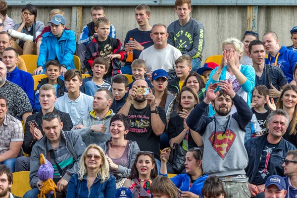 Odessa Ucrânia Sentyabryamaya 2016 Espectadores Fãs Nas Arquibancadas Estádio Durante — Fotografia de Stock