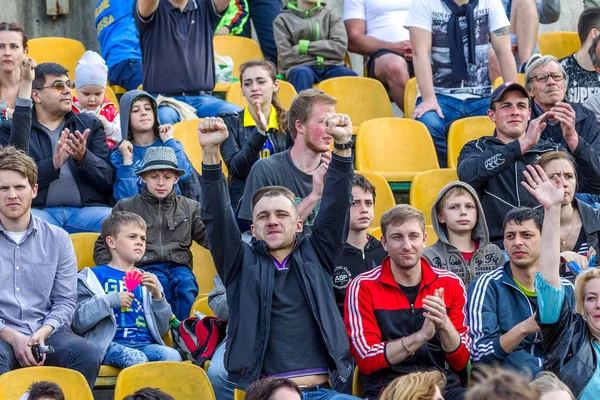 Odessa Ucrânia Sentyabryamaya 2016 Espectadores Fãs Nas Arquibancadas Estádio Durante — Fotografia de Stock