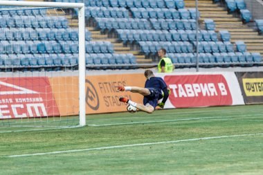 Odessa, Ukrayna - 9 Ağustos 2018: Avrupa Ligi Uefa Avrupa Ligi 2018 Fc Girondins de Bordeaux (Fransa) futbol maçı. Bordeaux - Fransa - ısınma, Fc Mariupol Ukrayna ile maçtan önce eğitim