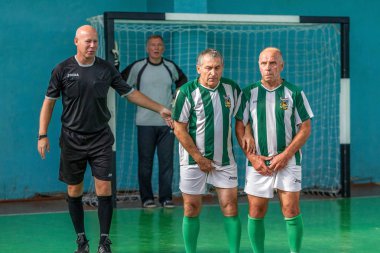 Odessa, Ukrayna -11 Eylül 2016: mini-futbol spor, sporcular büyük 60 + ve 40 + gazileri arasında Ukrayna Kupası. Oyun Futsal Şampiyonası puan. Oyunu mini futbol