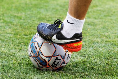 Odessa, Ukrayna 16 Temmuz 2017: Uefa Şampiyonlar Ligi futbol resmi top. Büyük resmi futbol FIFA 2017. Futbol topu turnuvası sırasında dinamik oyun Shakhtar - Dinamo Kiev