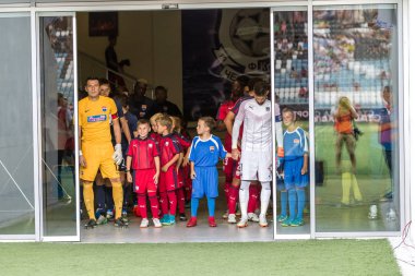 Odessa, Ukrayna - 9 Ağustos 2018: Avrupa Ligi Uefa Avrupa Ligi 2018 Fc Girondins de Bordeaux (Fransa) futbol maçı. Bordeaux - Fransa - ısınma, Fc Mariupol Ukrayna ile maçtan önce eğitim