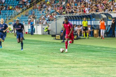 Odessa, Ukrayna - 9 Ağustos 2018: Uefa Avrupa Ligi 2018 Fc Mariupol (Ukrayna) - Fc Girondins de Bordeaux (Fransa) gergin bir futbol maçı Avrupa Ligi. Bordeaux - Fransa - kırmızı