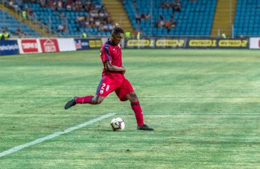 Odessa, Ukrayna - 9 Ağustos 2018: Uefa Avrupa Ligi 2018 Fc Mariupol (Ukrayna) - Fc Girondins de Bordeaux (Fransa) gergin bir futbol maçı Avrupa Ligi. Bordeaux - Fransa - kırmızı