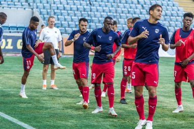 Odessa, Ukrayna - 9 Ağustos 2018: Avrupa Ligi Uefa Avrupa Ligi 2018 Fc Girondins de Bordeaux (Fransa) futbol maçı. Bordeaux - Fransa - ısınma, Fc Mariupol Ukrayna ile maçtan önce eğitim
