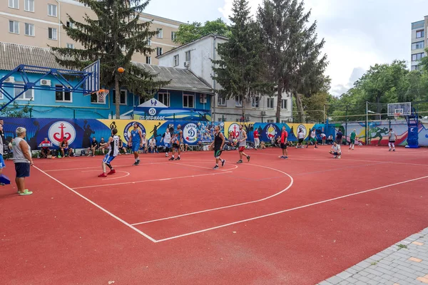 Odessa Ukraine Iulie 2018 Adolescenții Joacă Baschet Timpul Campionatului Streetball — Fotografie, imagine de stoc