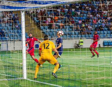 Odessa, Ukrayna - 9 Ağustos 2018: Uefa Avrupa Ligi 2018 Fc Mariupol (Ukrayna) - Fc Girondins de Bordeaux (Fransa) gergin bir futbol maçı Avrupa Ligi. Bordeaux - Fransa - kırmızı