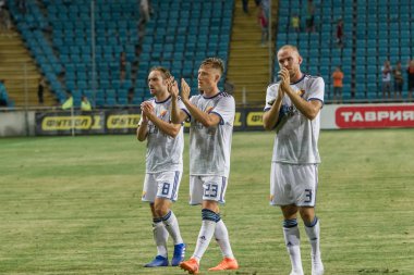 Odessa, Ukrayna - 3 Ağustos 2018: Futbolcular, Fc Djurgardens Eğer İsveç Melkemichel özcan sırasında oyun Uefa Avrupa Ligi 2018 Fc Mariupol (Ukrayna) ile futbol sahada. Futbol oyuncular Tren