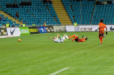 Odessa, Ukrayna - 3 Aralık 2015: Fc Karpaty ve Shakhtar Donetsk Ukrayna Kupası topu için Şampiyonlar Ligi mücadelede bir maçta. Ayrıntı oyunun.